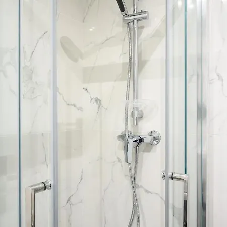 2 Guisol - Moderne 2 Pieces Port De アパート ニース